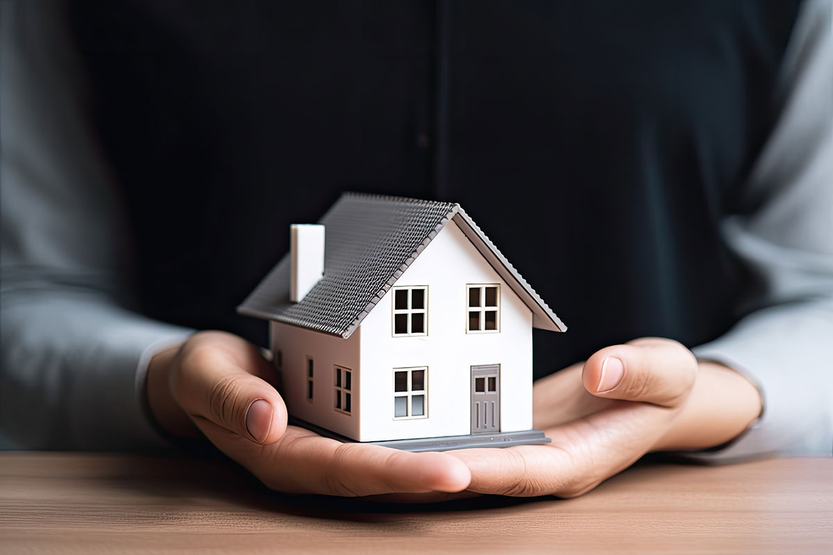 Cash-Out Refinance - House in hands